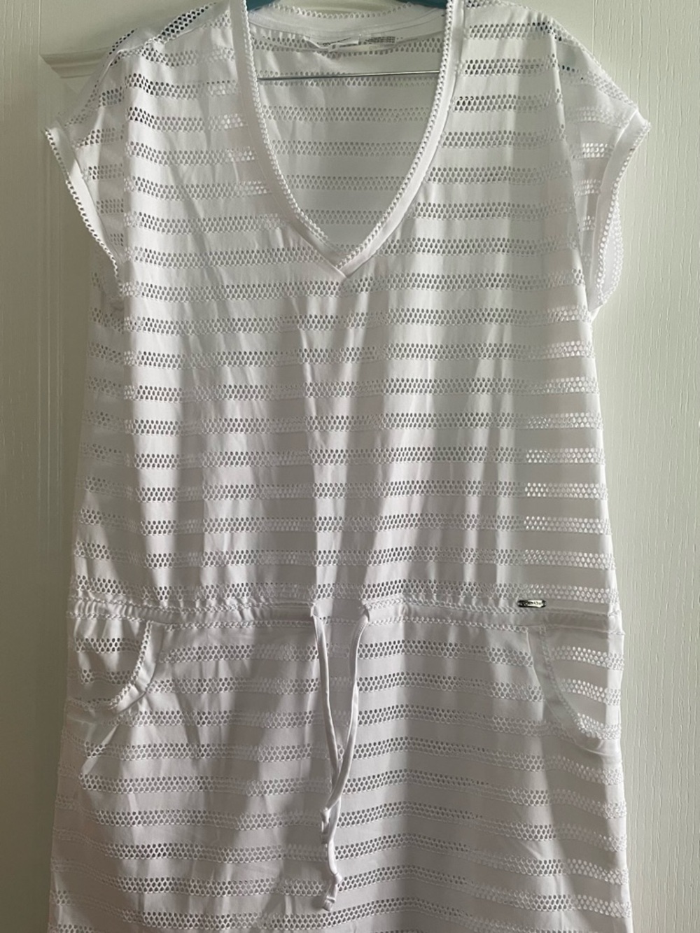 NWOT Calvin Klein V-Neck Swim Cover Up with Pockets and Drawstring